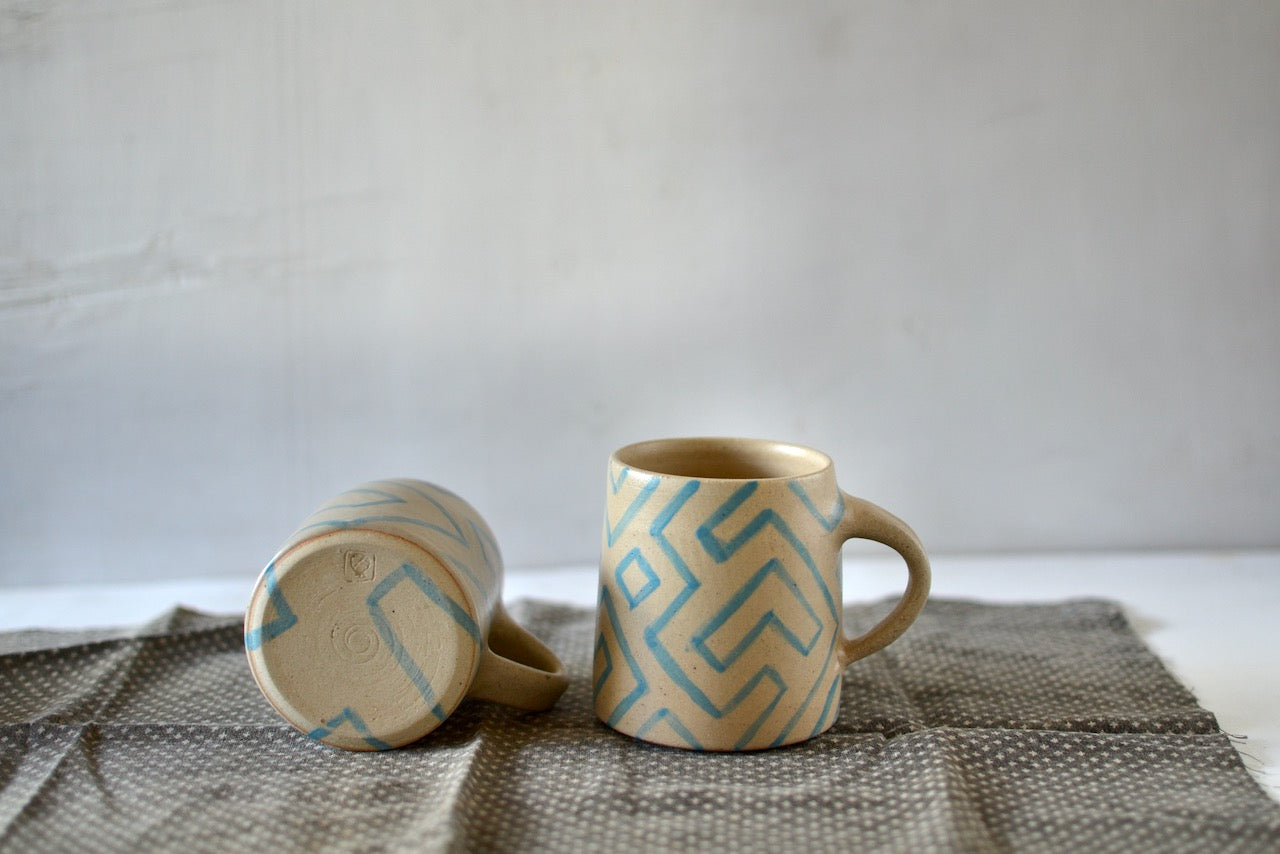 Beige Maze Mug Blue